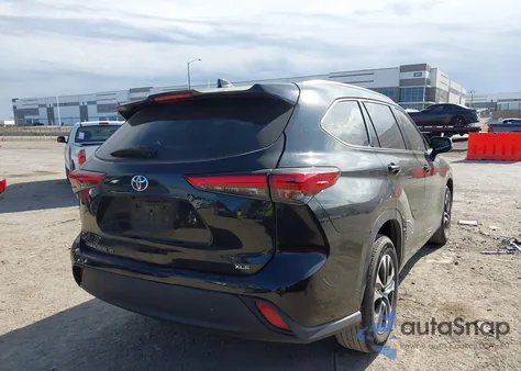 2021 Toyota Highlander Xle из США, поврежденный, VIN 5TDGZRAH0MS525916